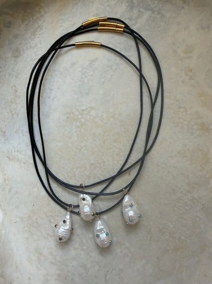 Oralia Leather & Pearl Necklace