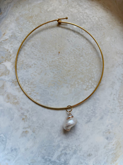 Golden Shell Cuff Necklace