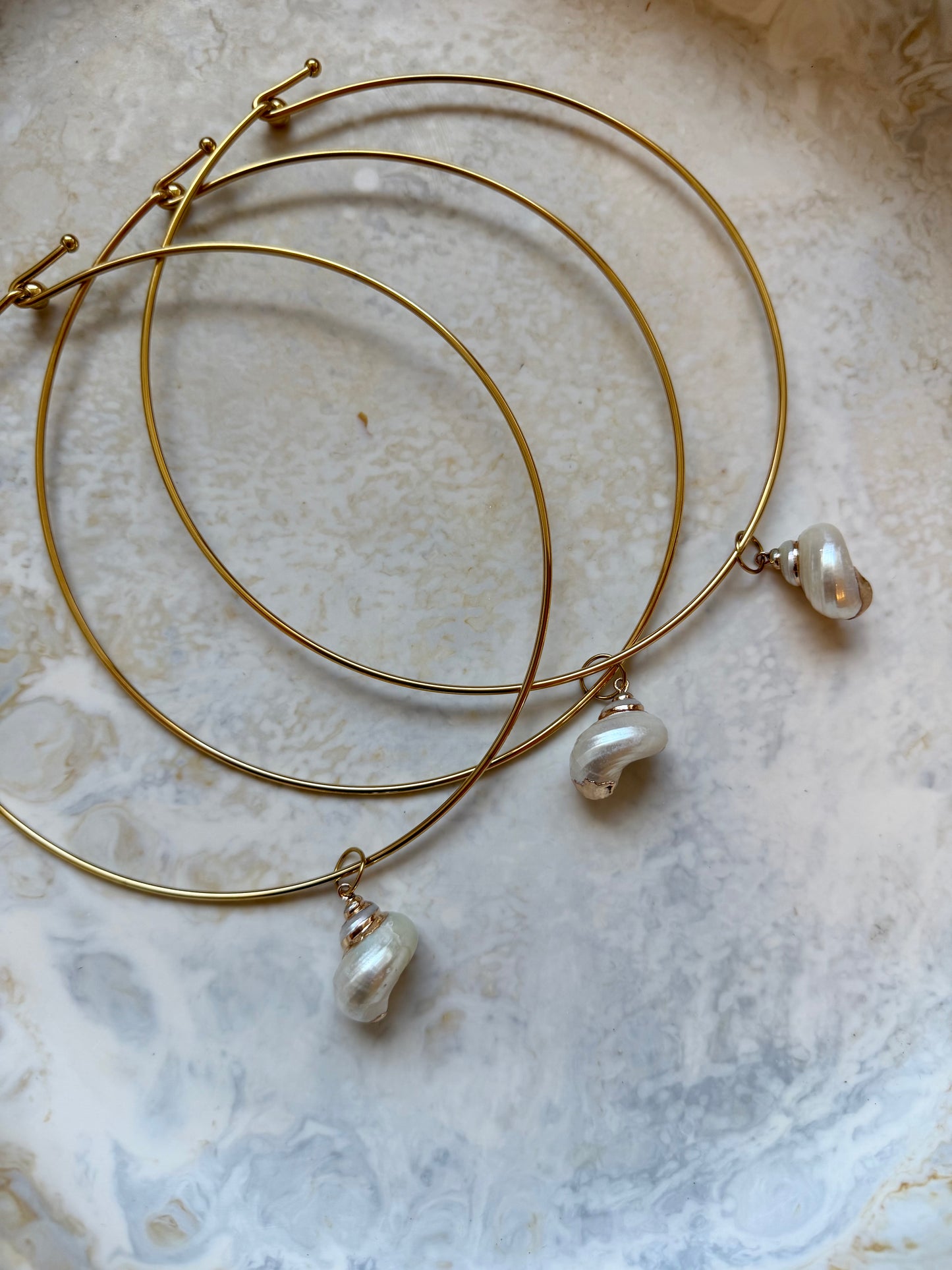 Golden Shell Cuff Necklace