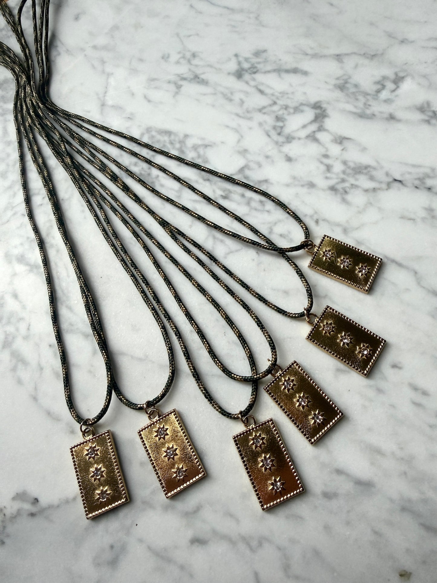 LAGUNA PARACORD NECKLACE