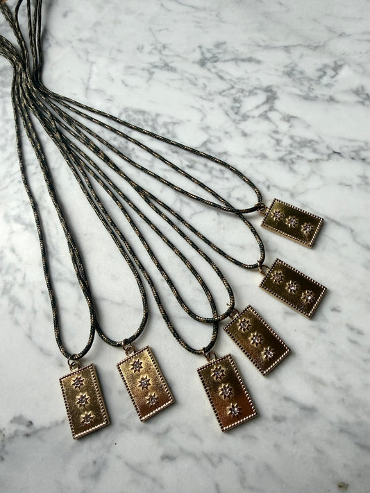 LAGUNA PARACORD NECKLACE