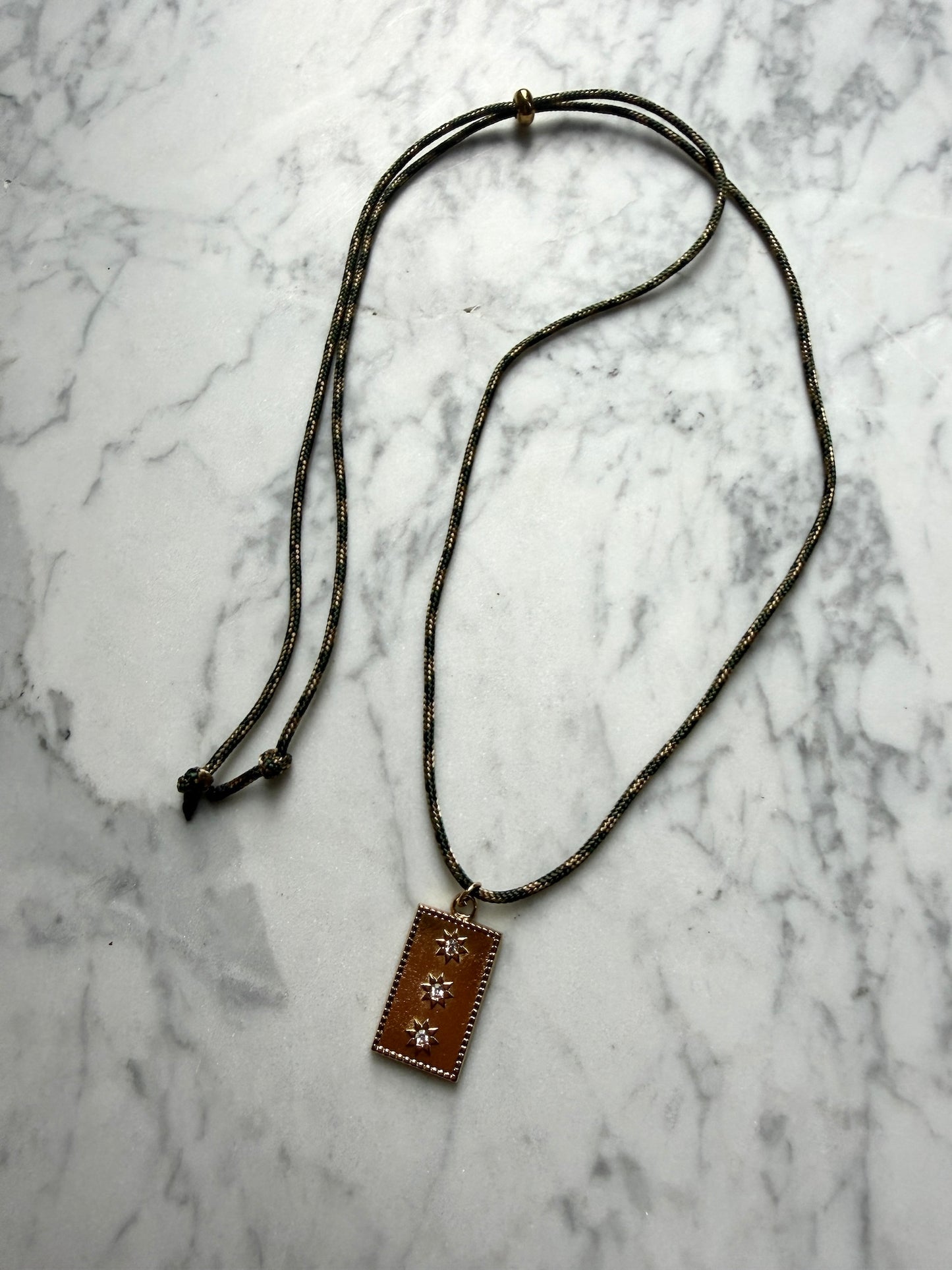 LAGUNA PARACORD NECKLACE