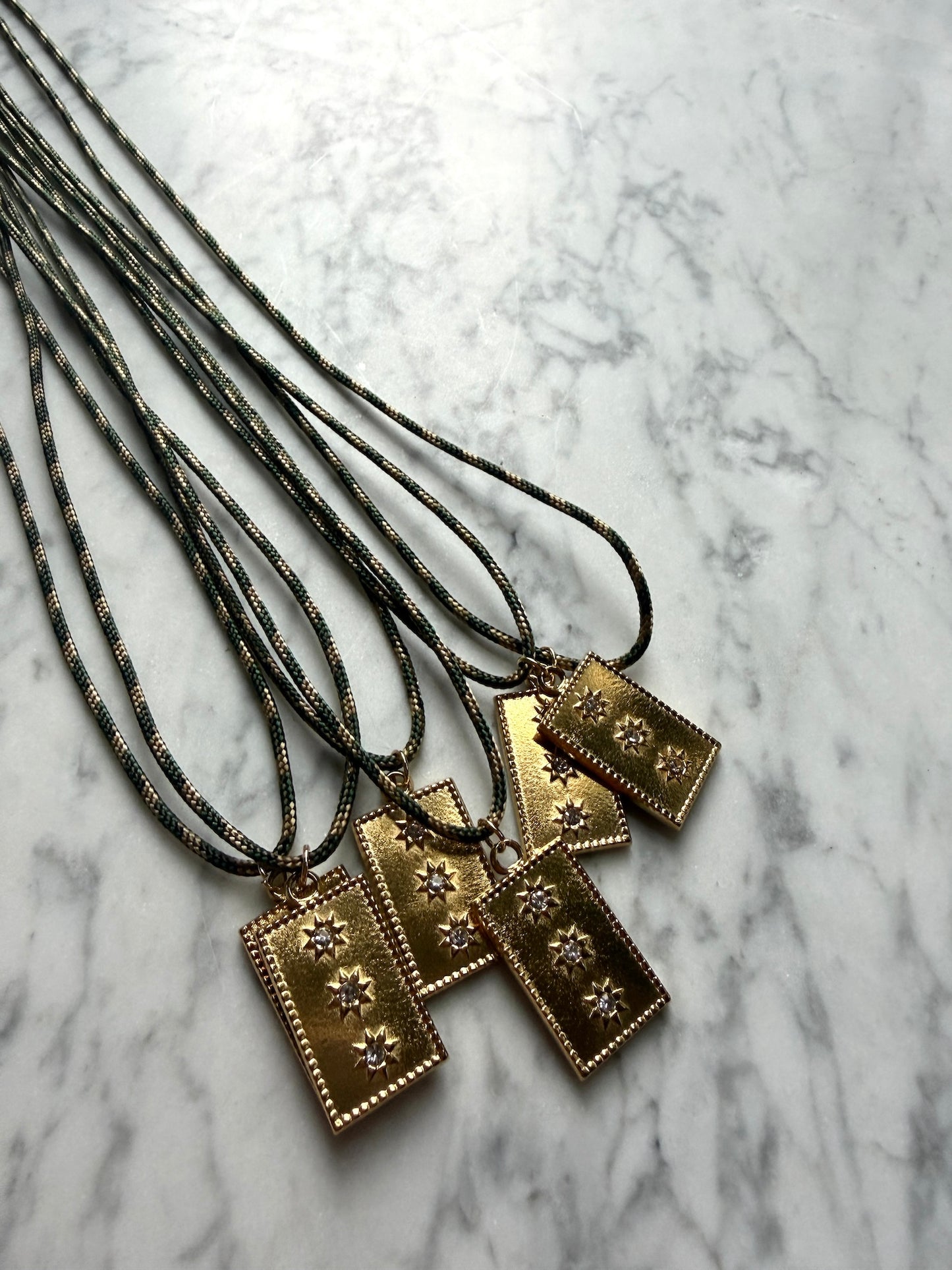 LAGUNA PARACORD NECKLACE